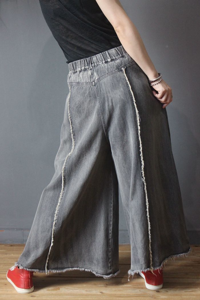 Street Fashion Wide Leg Frayed Jeans Womans Baggy Ripped Jeans in Black ...