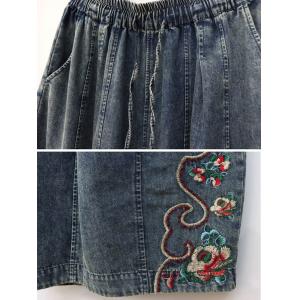 Relax-Fit Wide Leg Flowers Embroidered Jeans